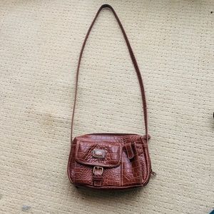 Shiny light brown crossbody bag